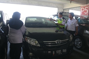 Mobil Dinas dan Pribadi PNS Terjaring Razia Pajak di Pemkot Jakut