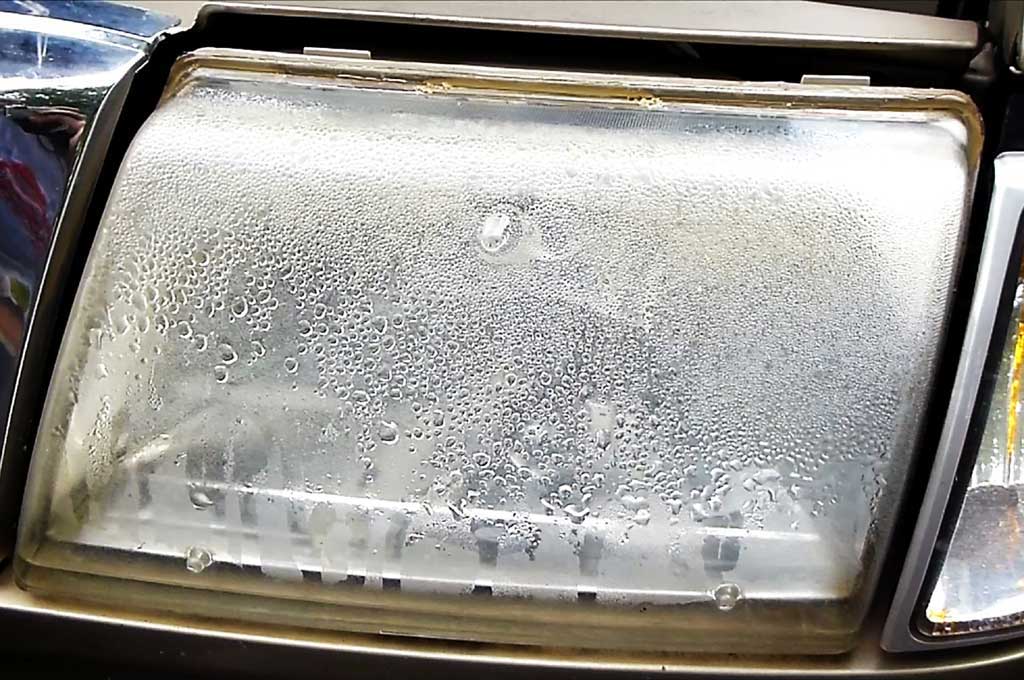 Bersihkan embun di lampu mobil bikin pencahayaan optimal. Youtube