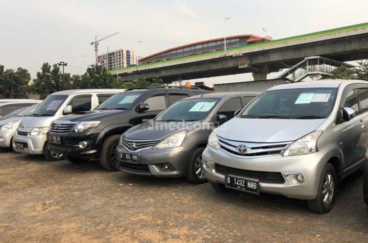 Stok Mobil Lelang Surplus? Begini Cara Pelelangan Hunting Mobil
