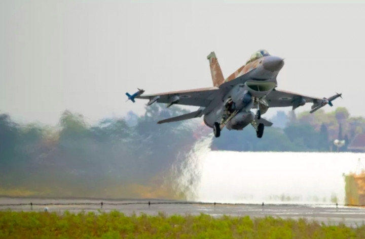Jet Tempur Israel Gempur Gudang Senjata Hamas di Gaza