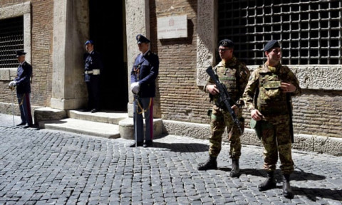 Razia Mafia, Politikus dan Polisi Italia Turut Ditahan