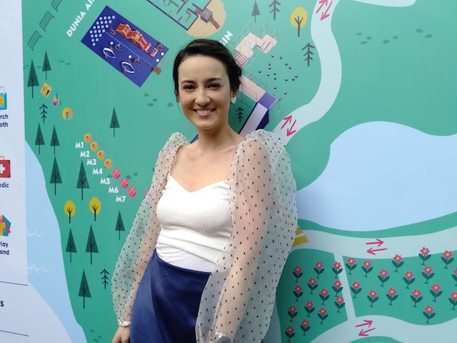 Julie Estelle Percaya Dongeng Membuat Anak Lebih Kreatif