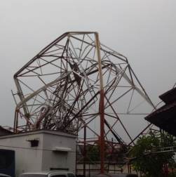 Menara Pemancar RRI di Radio Dalam Roboh