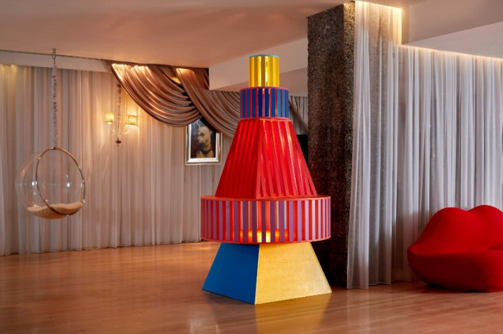 Unik, Pohon Natal dengan 4 Warna