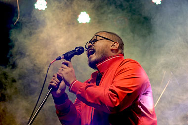 Joko Anwar Janjikan Film Baru yang Terinspirasi Lagu Sore