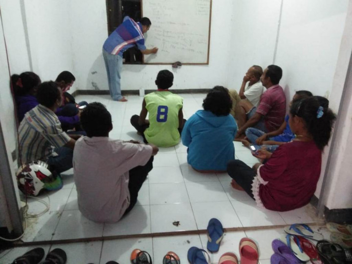 Pengentasan Buta Aksara di Ujung Timur Bumi Rempah