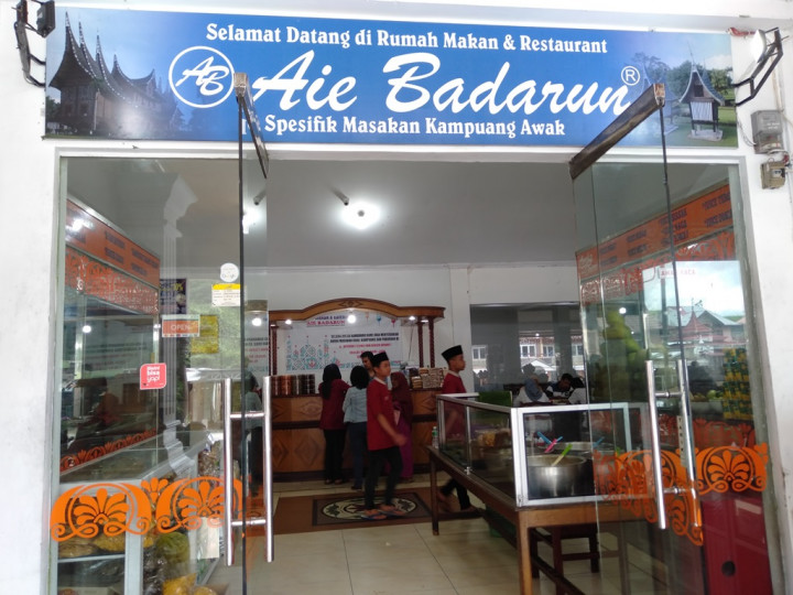 Liburan ke Padang, Cobalah Kuliner Khasnya