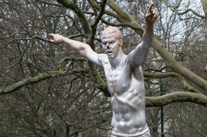 Lagi, Patung Ibrahimovic Jadi Sasaran Vandalisme