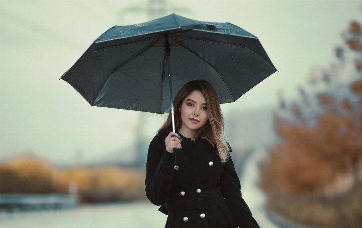 Pentingnya Menggunakan <i>Skin Care</i> saat Musim Hujan