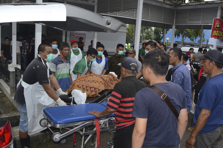 Jenazah Korban Kecelakaan Bus di Pagar Alam Diserahkan ke Keluarga