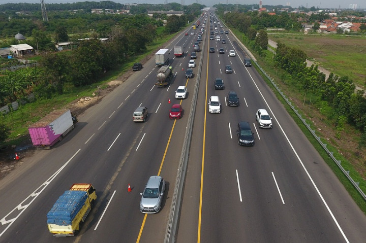 <i>Contraflow</i> Diberlakukan di Tol Jakarta Cikampek