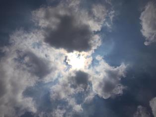 Gerhana Matahari Cincin di Palembang Terhalang Awan