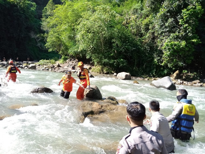 Pencarian Korban Bus Sriwijaya Diperluas 6 Km