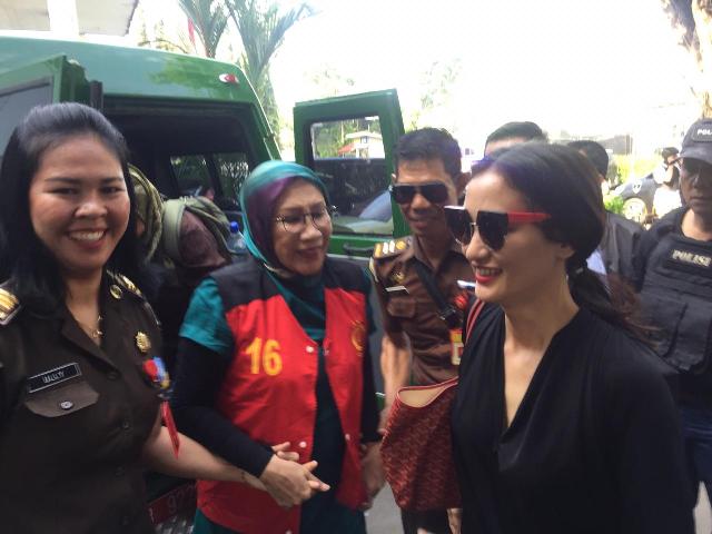 Ratna Sarumpaet Bebas, Atiqah Hasiholan Siapkan Perayaan