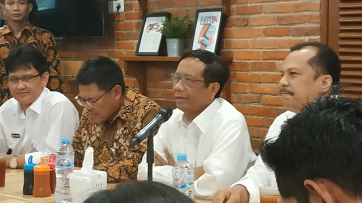 Mahfud Minta KPK Tak Bekerja Sendiri Berantas Korupsi