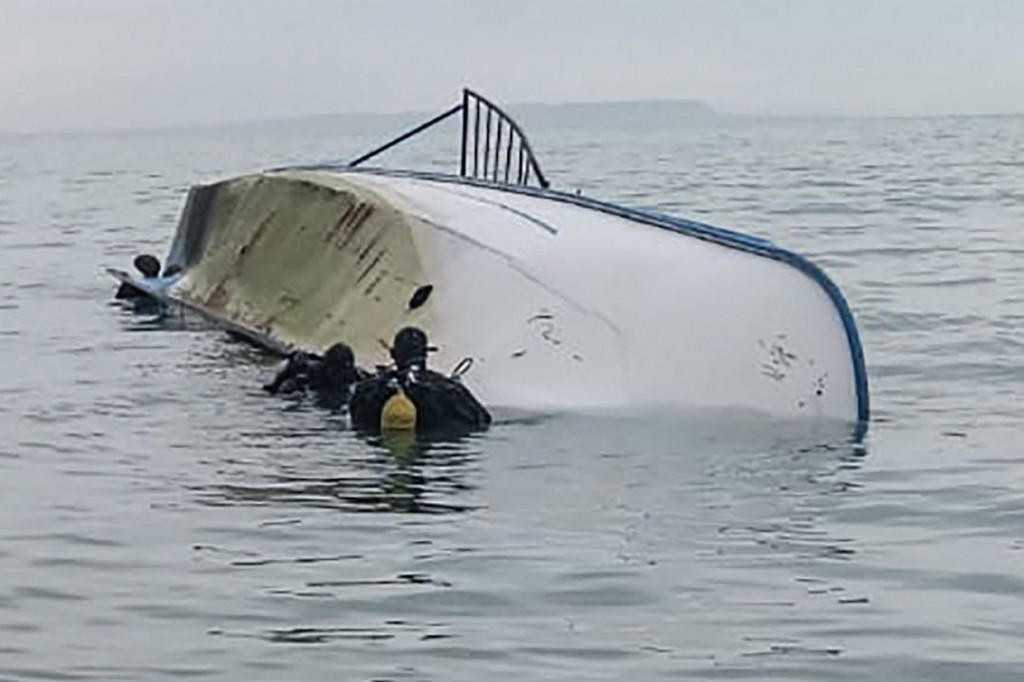Kapal Bawa Puluhan Imigran Terbalik di Danau Turki, 7 Tewas