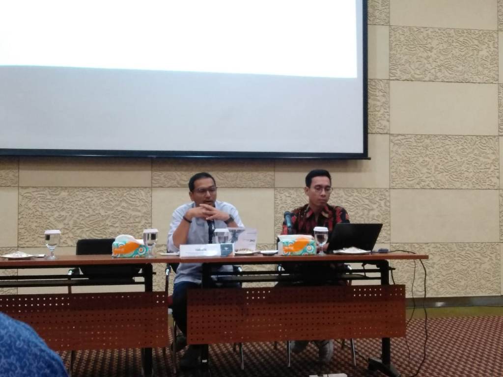 Pelaksana Tugas Direktur Utama Garuda Indonesia Fuad Rizal (kiri). Foto: Medcom.id/Desi Angriani.