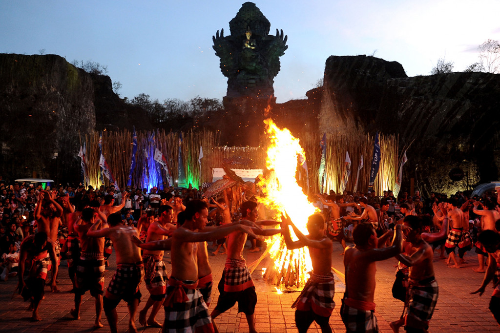Wisata Garuda Wisnu Kencana Ramai Pengunjung