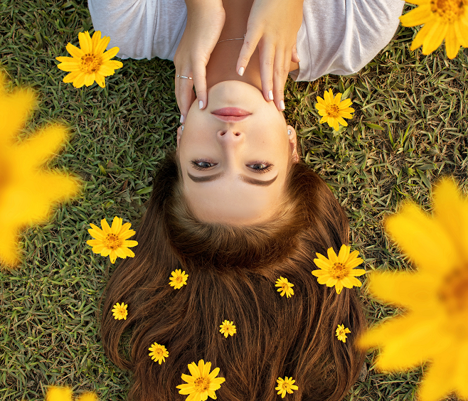 Potongan rambut ikal bagai ombak pantai yang berkilauan akan populer pada 2020. (Foto: Ilustrasi. Dok. Pexels.com)