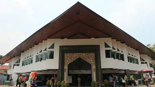 Zikir Bersama Isi Pergantian Tahun di Bandung