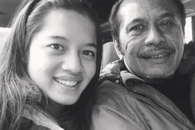 Chris Pattikawa Kakek Cantika Abigail Dan Mantan Manajer Ab Three Tutup Us