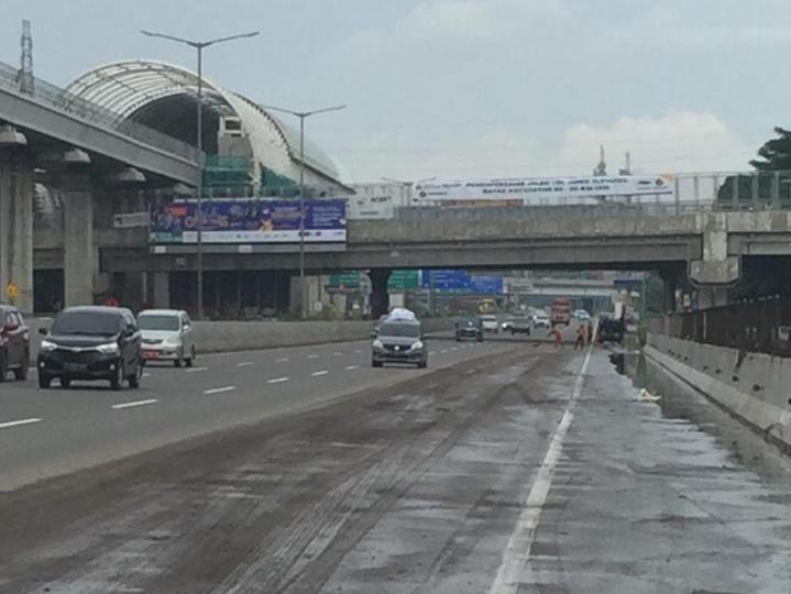 Tol Jakarta-Cikampek Banjir, Jasa Marga Berlakukan Contra Flow