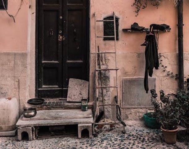Cara Efektif Membersihkan Rumah Setelah Banjir Surut