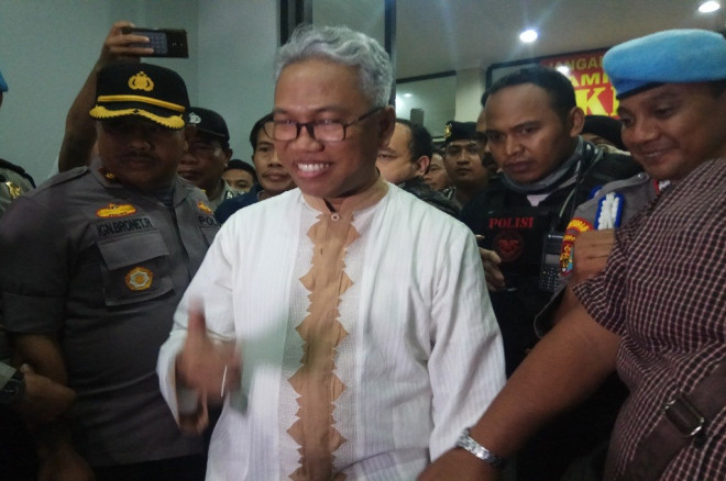 Buni Yani di Kantor Kejari Depok, Jumat 1 Februari 2019, Medcom.id - Octa (Octavianus Dwi Sutrisno)