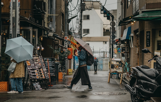 Harus ke Kantor Saat Hujan? Ikuti Tipsnya