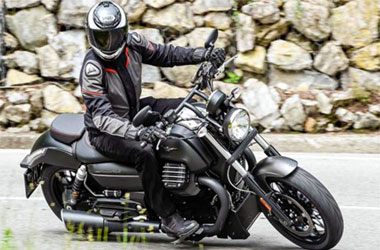 Begini Teknik Pengereman Motor Kopling saat Hujan