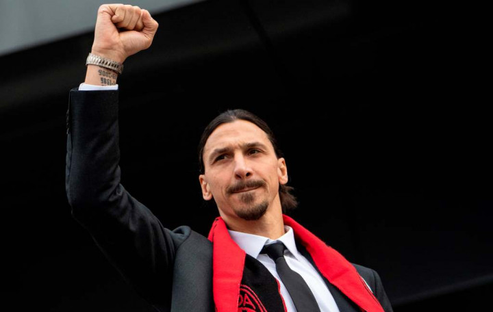 Ibrahimovic Cetak Gol di Laga Debut dan Bawa Milan Menang Besar
