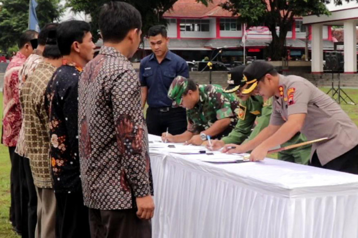583 Calon Kades di Temanggung Berikrar Damai