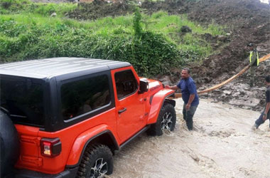 Analisa Jeep Wrangler Rubicon Bupati Karanganyar Gagal Seberangi Sungai