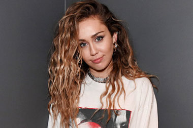 Miley Cyrus Digugat Rp4,1 Triliun