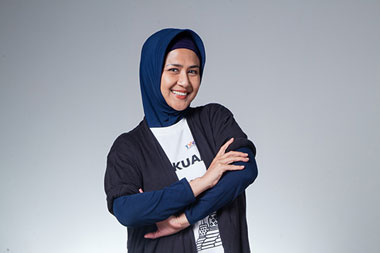 Paru-Paru Ria Irawan Digenangi Cairan Sel Kanker