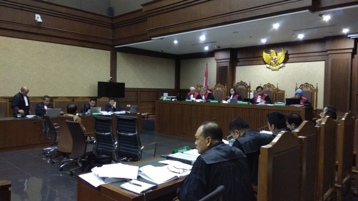 Wawan Perintahkan Pemberian Rp700 Juta Buat Rano Karno