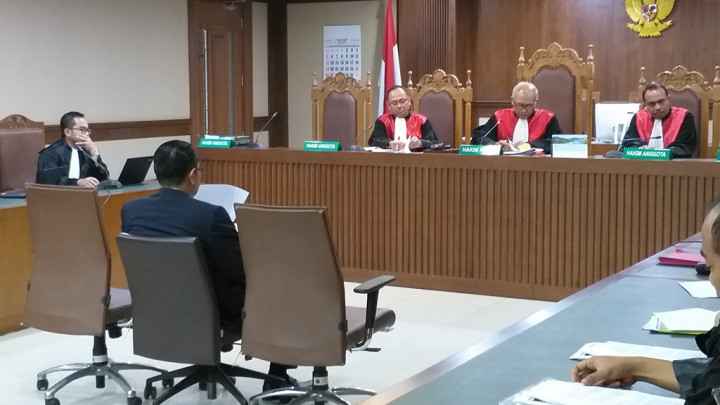 Dhamantra Menangis Memohon Nama Baiknya Dipulihkan