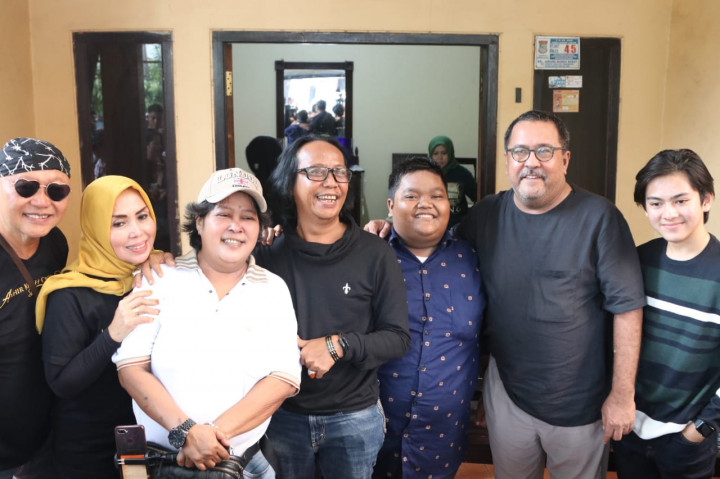 Berlangsung Dramatis, Rano Karno Bersyukur Mak Nyak Berhasil Dievakuasi