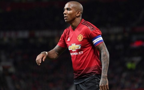 Inter Milan Coba Goda Ashley Young