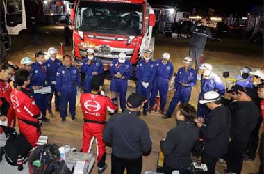 Trik Tim Hino Sugawara Tetap Tampil Kompetitif di Dakar Rally