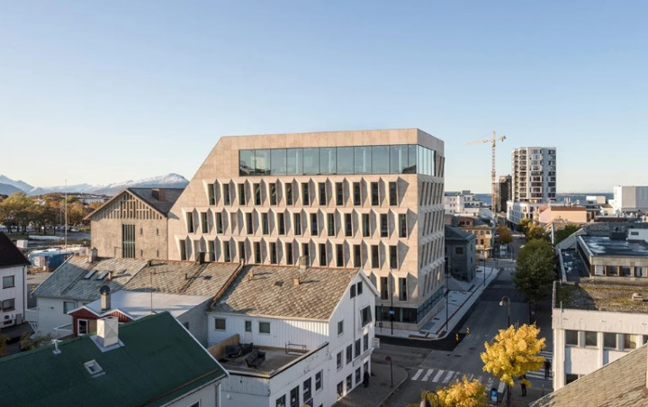 Kantor Balai Kota dengan Desain Minimalis