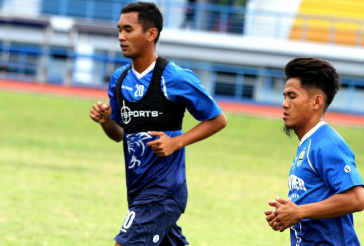 Dua Wajah Baru Mewarnai Latihan Perdana Persib