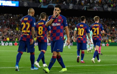 Operasi Lutut, Suarez Absen Empat Bulan