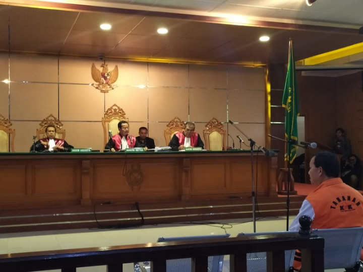 Eks Sekda Jabar Didakwa Terima Rp900 Juta