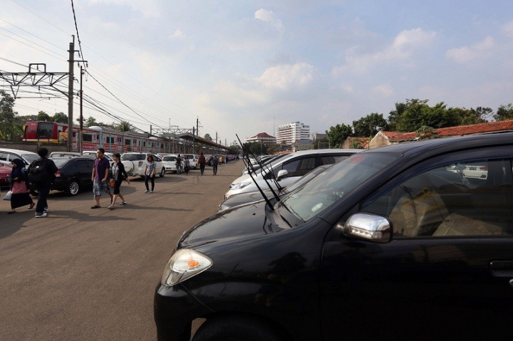 Pemkot Depok Denda Rp2 Juta Buat Pemilik Mobil Tanpa Garasi