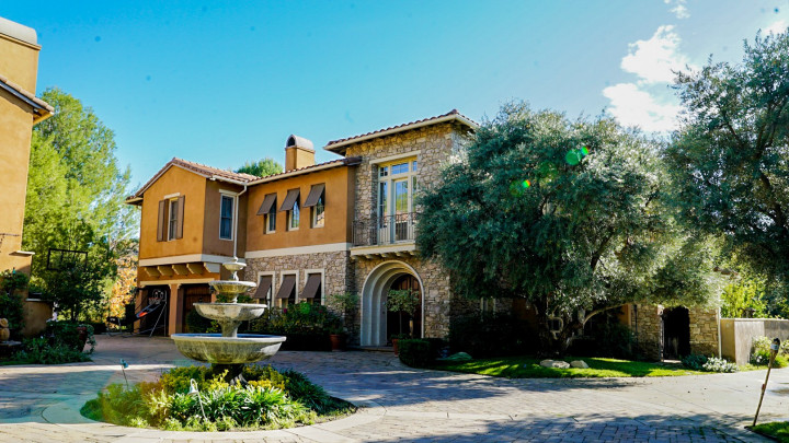 Rumah Bekas Selena Gomez Dijual Rp90,3 Miliar