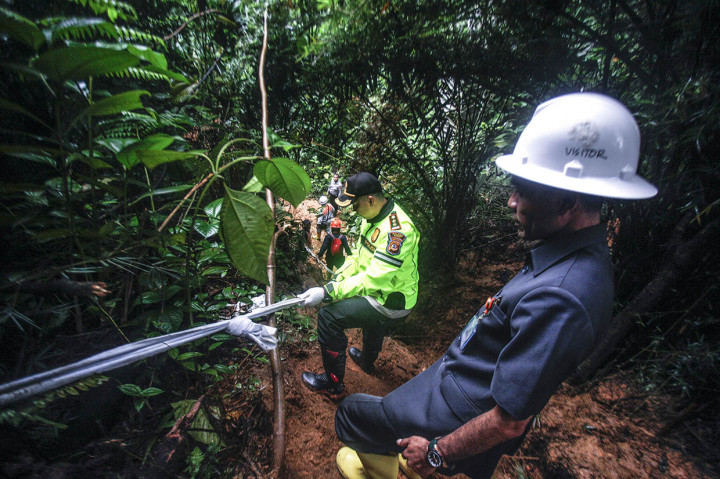 Polisi Tertibkan Tambang Emas Ilegal Pongkor