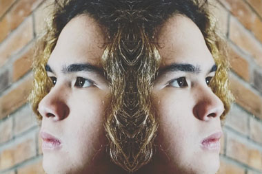 Dul Ciptakan Lagu untuk Dewa