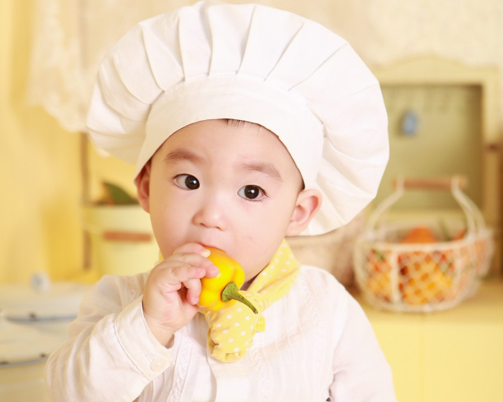 Tips Menjaga Kebersihan Peralatan Makan Bayi