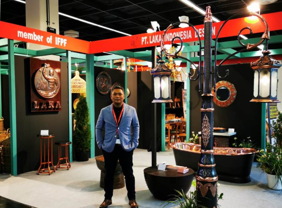 Managing Director PT. Laka Indonesia, Handiq Ulum, saat mengikuti event International Moebel Messe (IMM) 2020 di Koln, Jerman, Rabu, 15 Januari 2020. Dokumentasi/ istimewa.